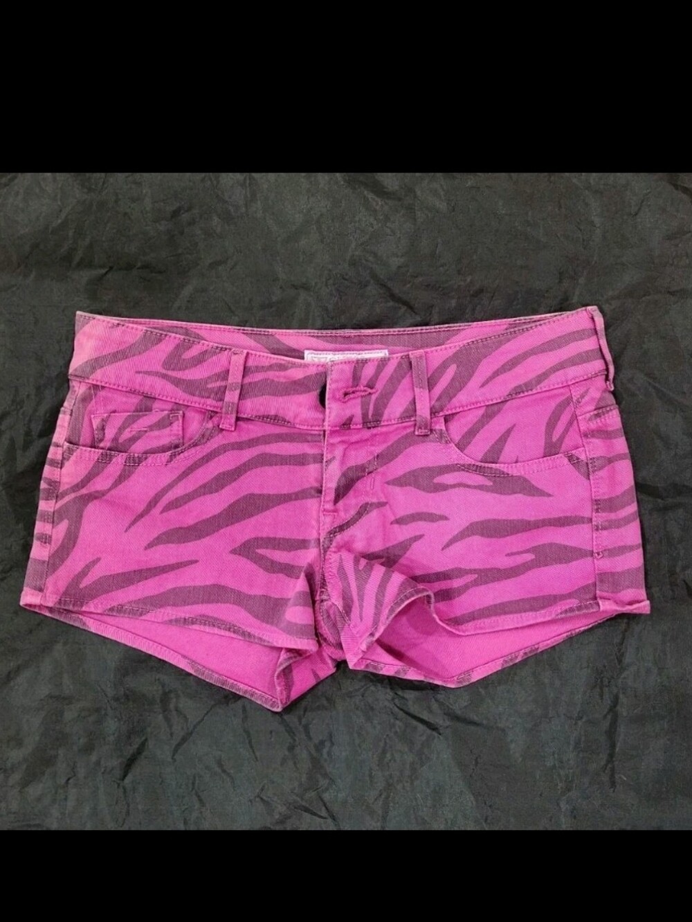 GUESS Women's Pink Zebra Denim Shorts Size 27